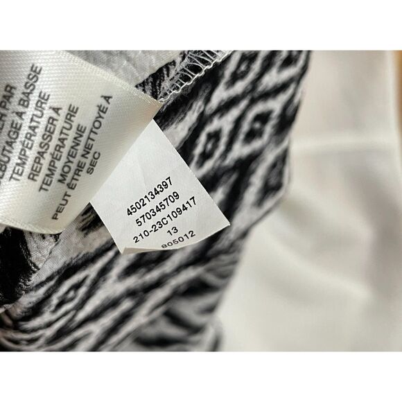 Chico's Women's Blouse Blurred Knit Crepe Split Neck Popover 0 White Geometric - Picture 5 of 10